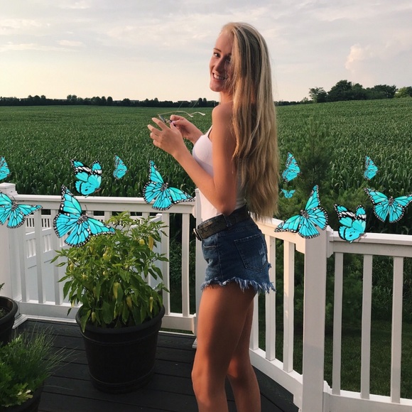 Meet your Posher, Julia - Picture 1 of 1